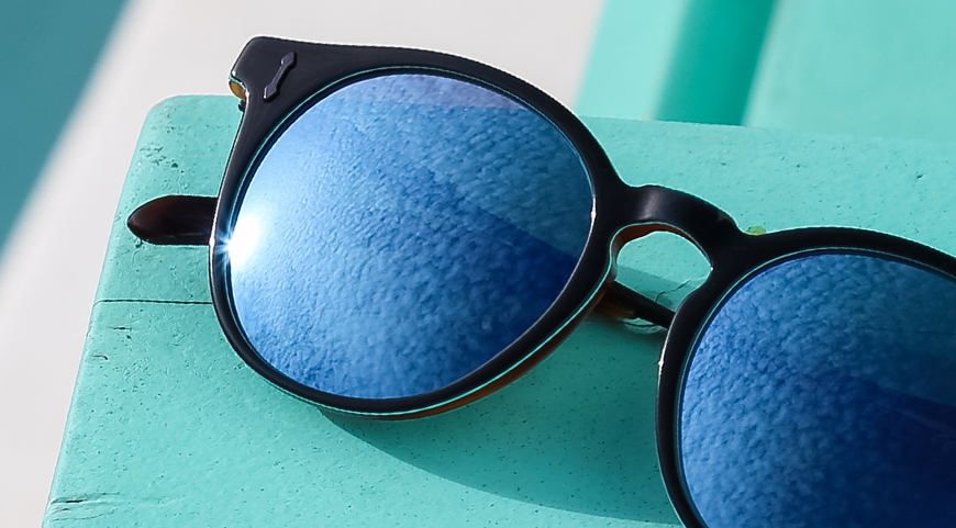 Are Mirrored Sunglasses Right for You?